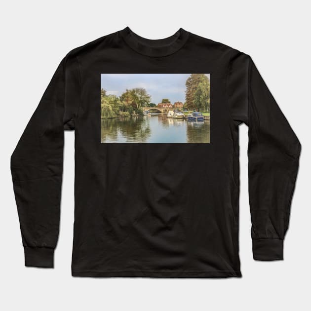 Abingdon Bridge Over The Thames Long Sleeve T-Shirt by IanWL